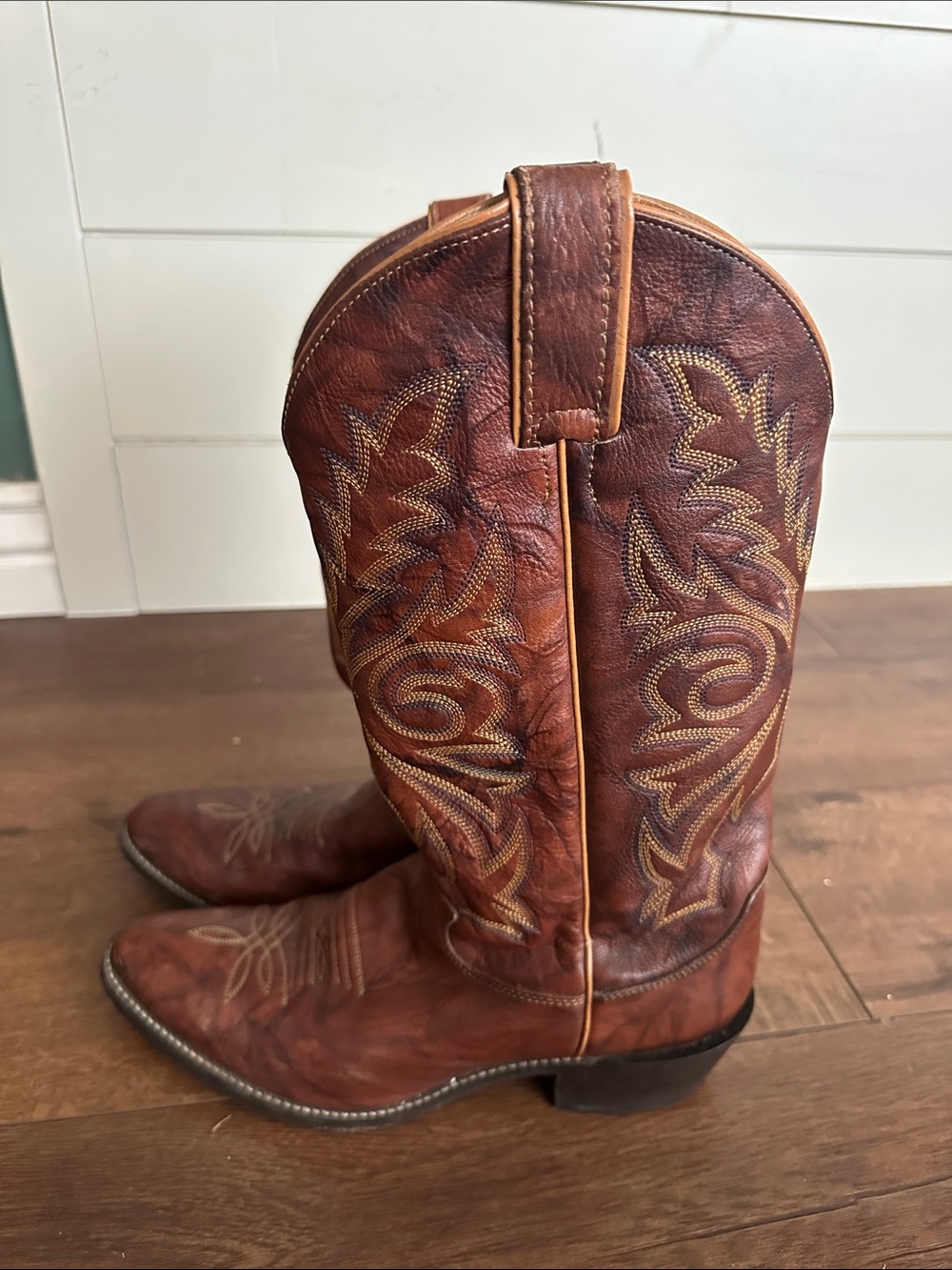 Justin Boots Distressed Brown Leather Western Cowboy Boots with Embroidery - Picture 7 of 7